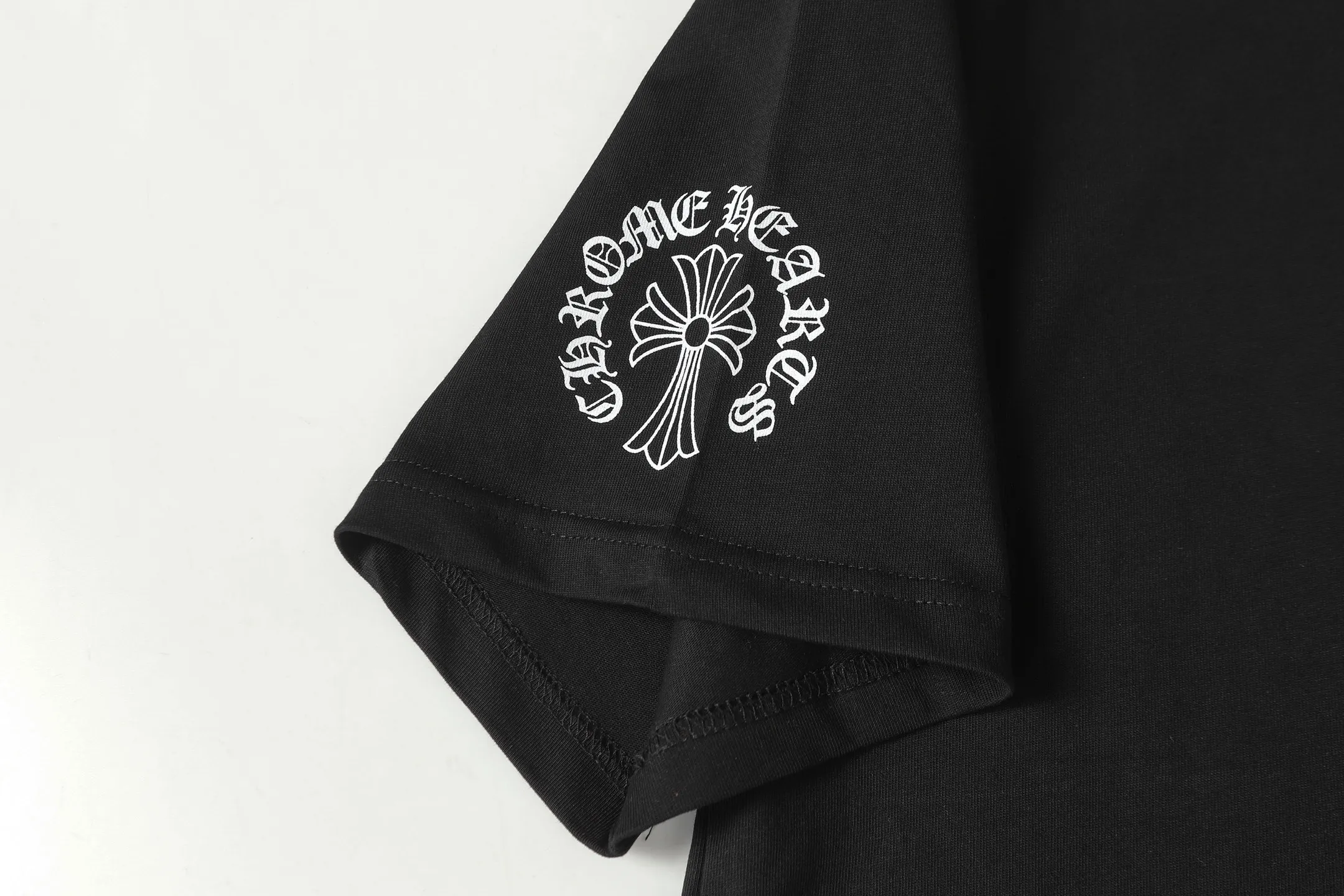 P150 -Chrome Hearts/Chrome Hearts Sanskrit cross letter printed short-sleeved T-shirt -High weight, high density and high quality. The wool is soft, delicate and skin-friendly. It feels soft and silky. It has excellent warmth and skin-friendly properties.